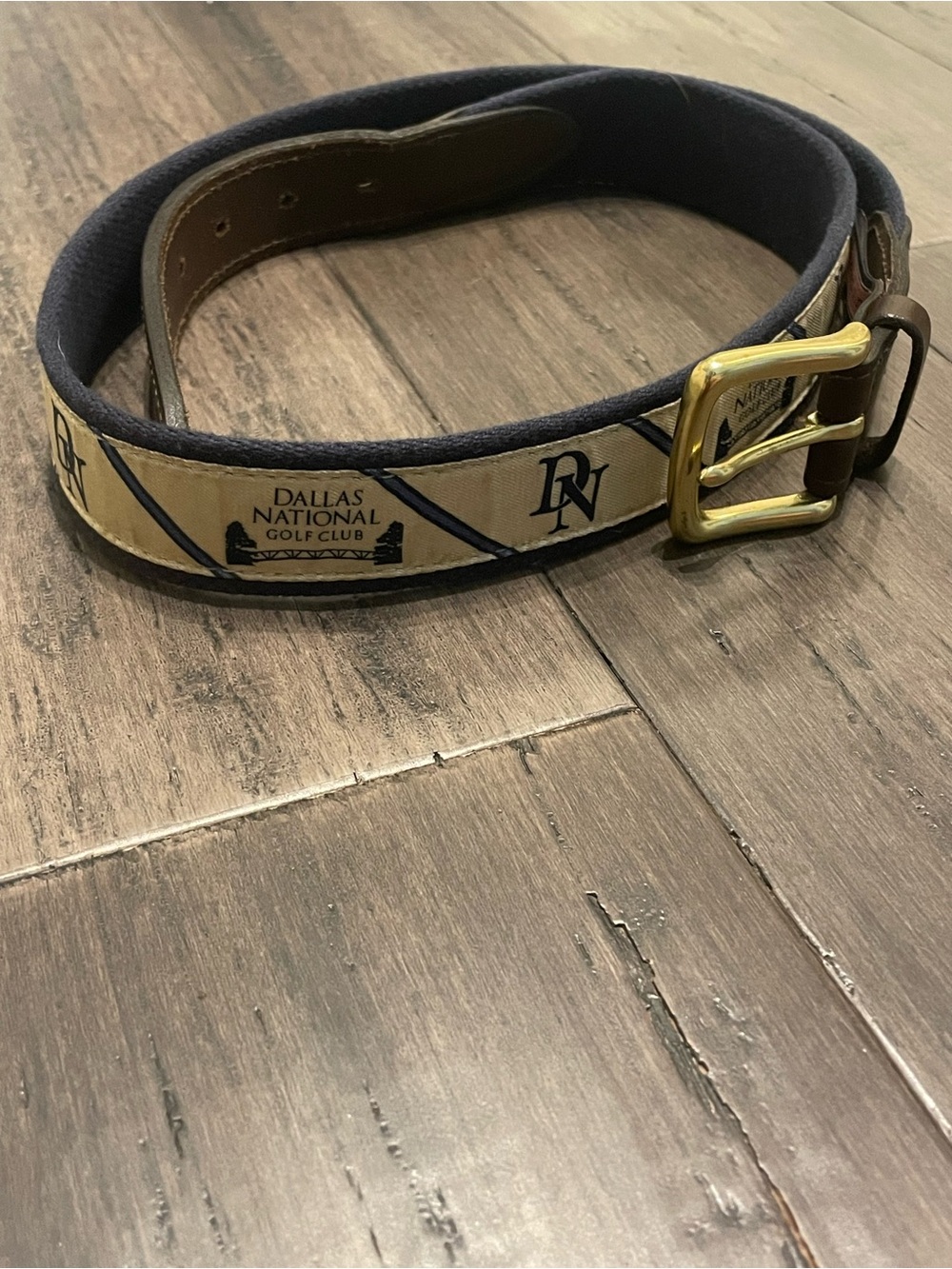 Vineyard Vines Dallas National Golf Club Needlepoint Belt Size 38 USA